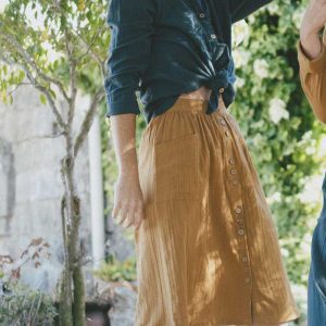 Falda mostaza con botones de algodón orgánico